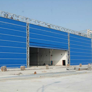 Gran puerta de hangar flexible